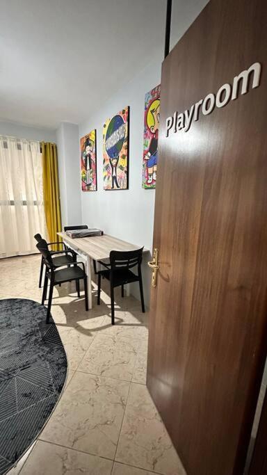 Super House Blloku - 3 Rooms Тирана Екстер'єр фото