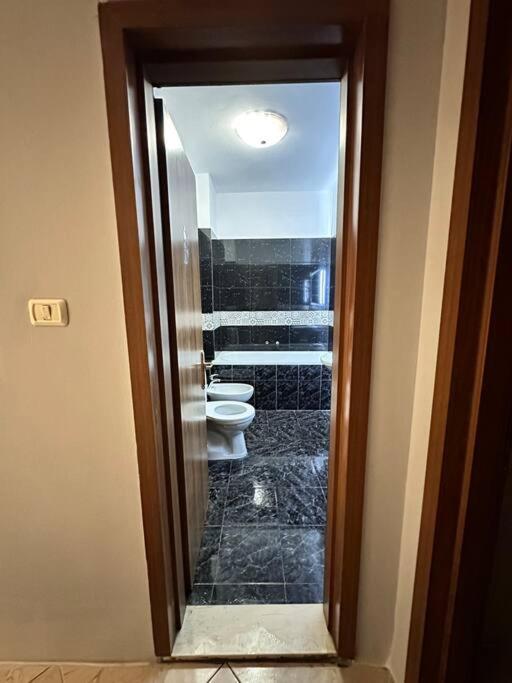 Super House Blloku - 3 Rooms Тирана Екстер'єр фото