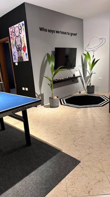 Super House Blloku - 3 Rooms Тирана Екстер'єр фото