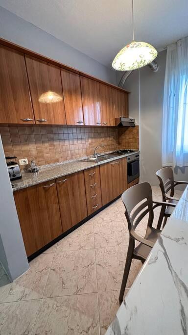 Super House Blloku - 3 Rooms Тирана Екстер'єр фото