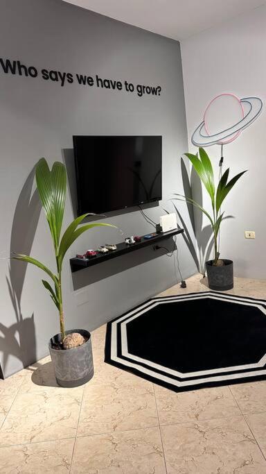 Super House Blloku - 3 Rooms Тирана Екстер'єр фото