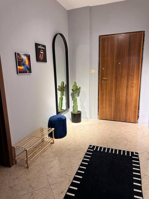 Super House Blloku - 3 Rooms Тирана Екстер'єр фото